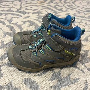 Merrell Unisex-Child Chameleon 7 Access Mid WTRPF Hiking Boot Size 1 Kids